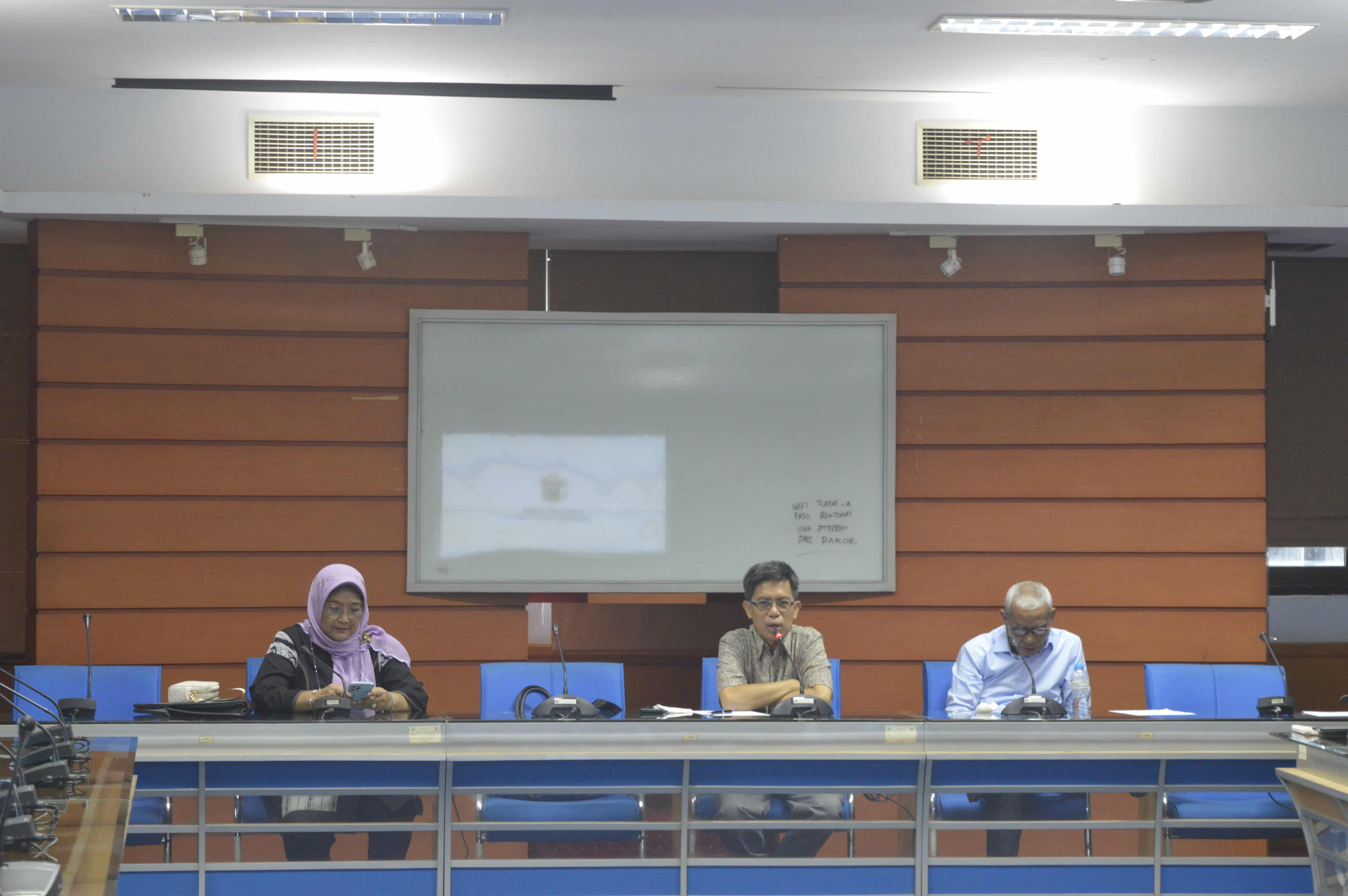 Read more about the article Rapat Panitia Kuliah Bestari Dewan Profesor