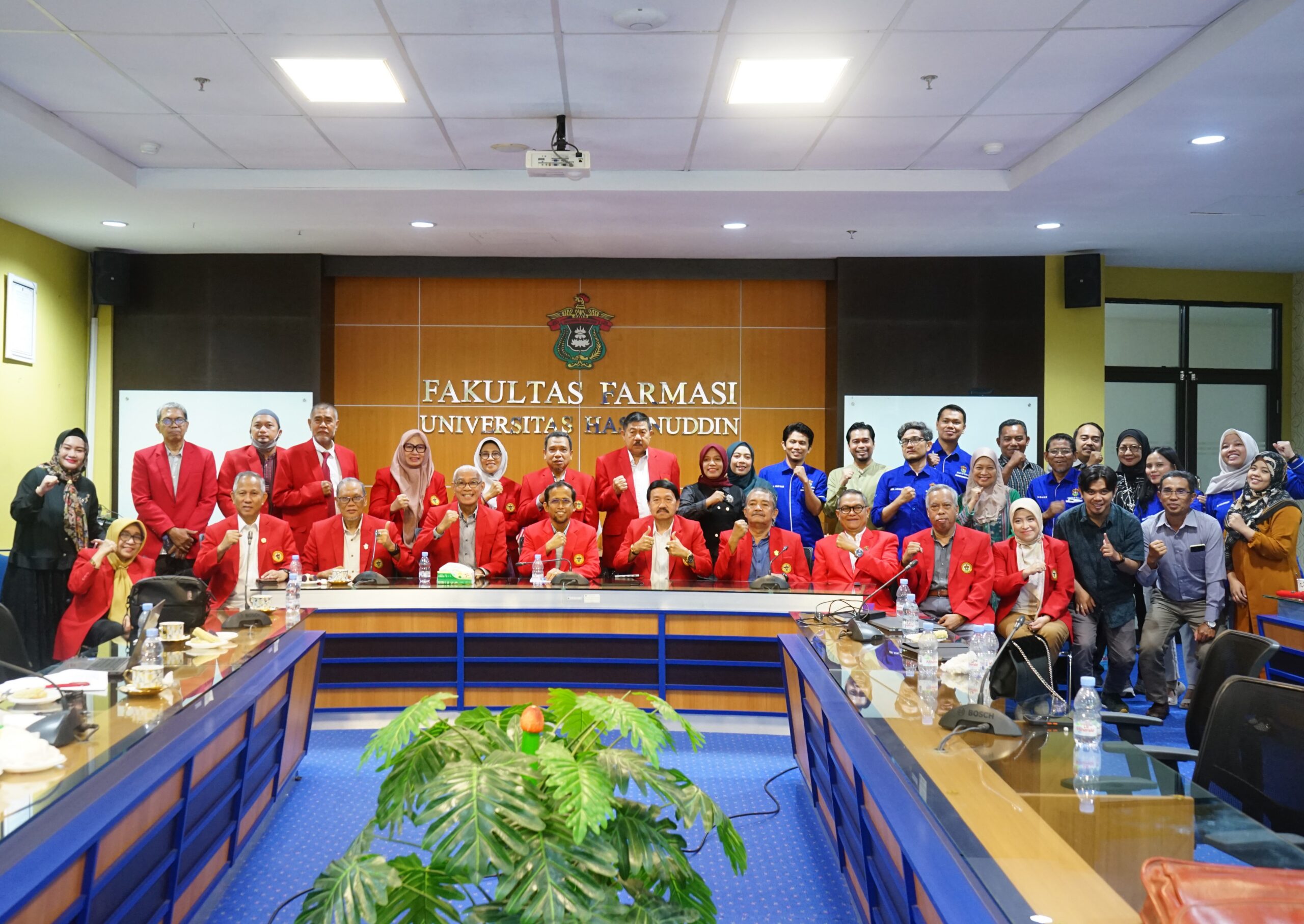 Read more about the article Kunjungan Senat Akademik ke Fakultas Farmasi Unhas