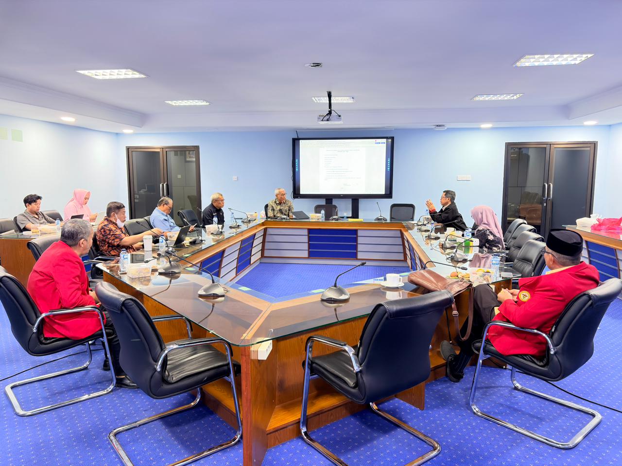 Read more about the article Rapat Tim Pokja Adhoc Penerimaan Keanggotaan Senat Akademik Universitas Hasanuddin Periode 2026-2030